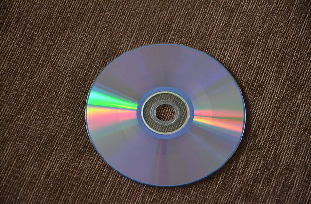 p6-cdrom