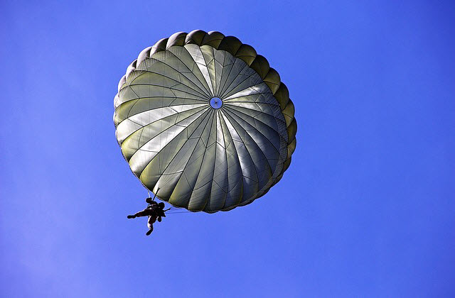 p11-parachute-secours